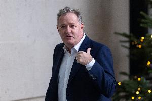 摩根连续转发多篇报道揭露：热苏斯态度傲慢，竟以嘲讽C罗为乐趣